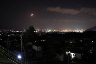 勝沼ぶどう郷・甚六桜公園の夜景スポット写真（1）class=