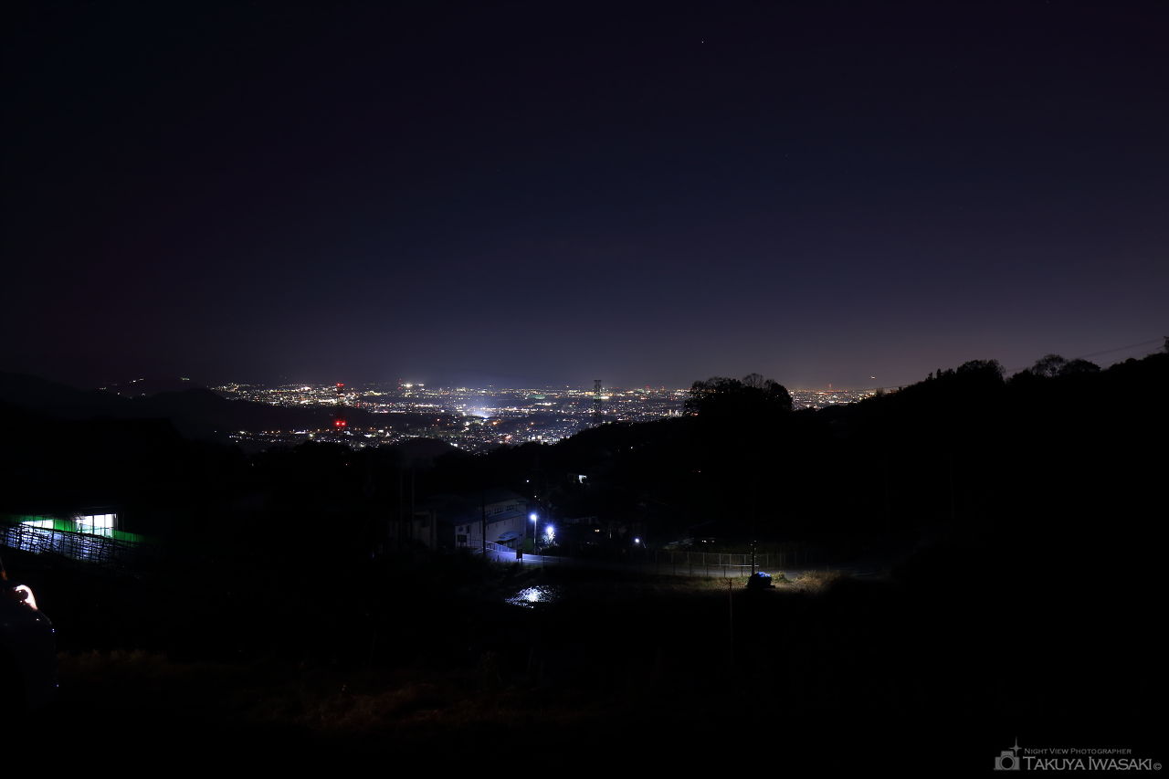 竜田古道の里山公園前の夜景スポット写真（1）