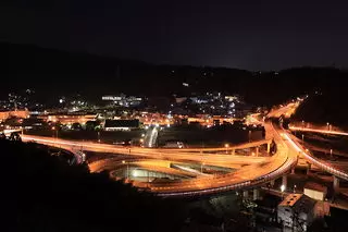 アネスト岩田 ターンパイク箱根 歩道橋の夜景