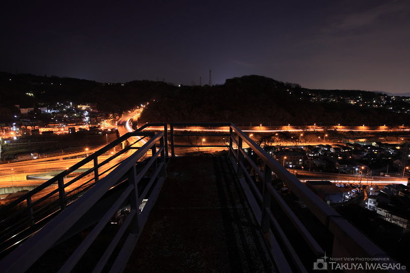 アネスト岩田 ターンパイク箱根 歩道橋の夜景スポット写真（3）