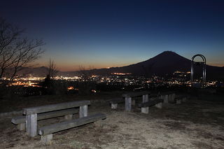 誓いの丘の夜景スポット写真（4）class=