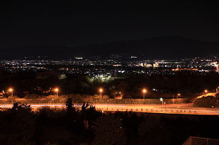 東名高速道路と大井町の夜景