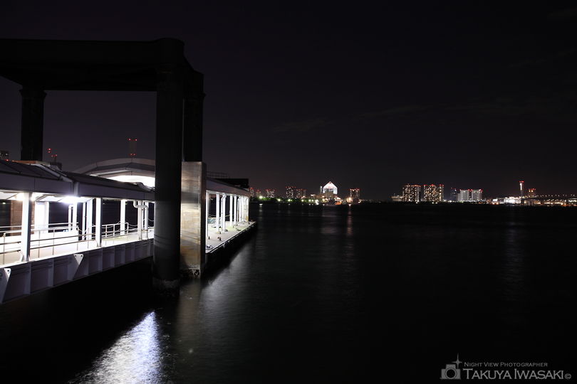 日の出桟橋の夜景スポット写真（2）