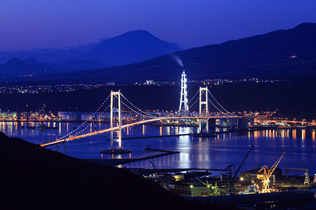 白鳥大橋と羊蹄山（蝦夷富士）