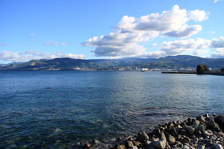 日中の小樽港の眺め