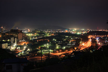 室蘭新道と室蘭市街地の夜景