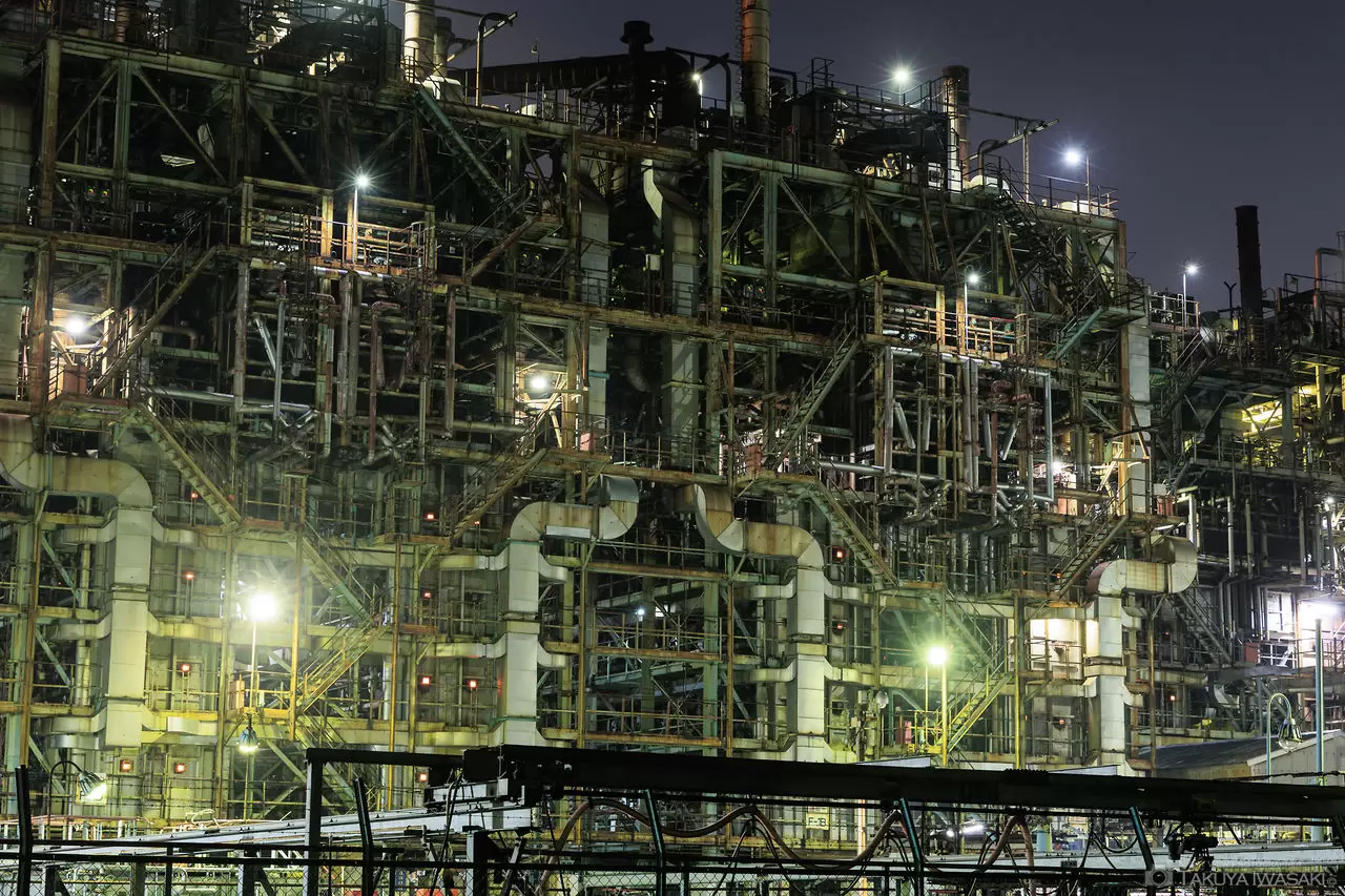 浮島町 JXTGエネルギー前の夜景（神奈川県川崎市川崎区）