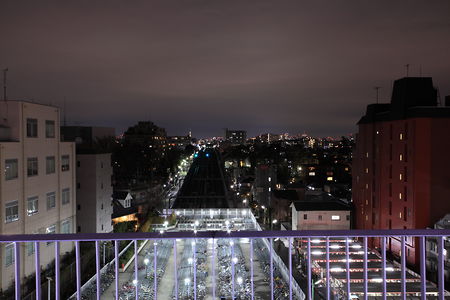 成城コルティ 屋上庭園の夜景スポット写真（1）class=