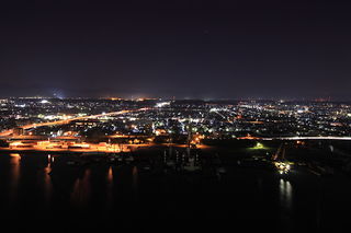 四日市港ポートビルの夜景スポット写真（2）class=
