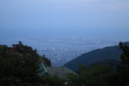 六甲山記念碑台の夜景スポット写真（5）class=
