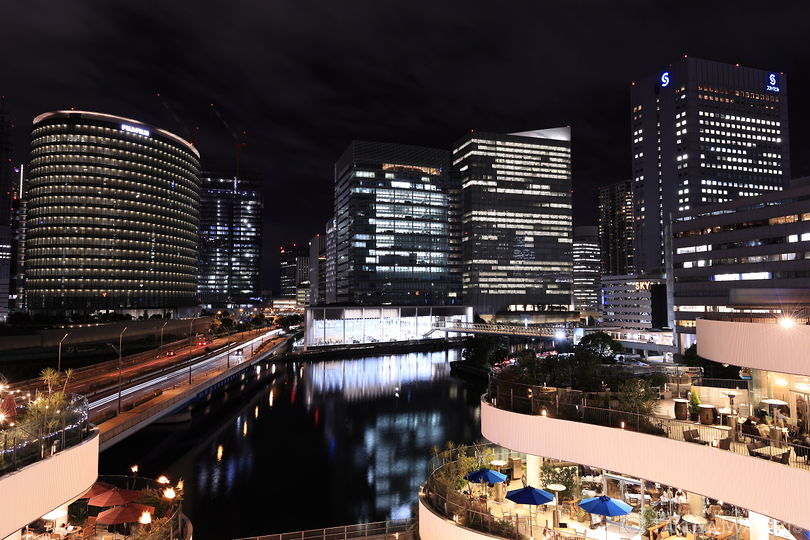 横浜ベイクオーター ベイガーデンの夜景スポット写真（2）