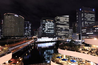横浜ベイクオーター ベイガーデンの夜景スポット写真（2）class=