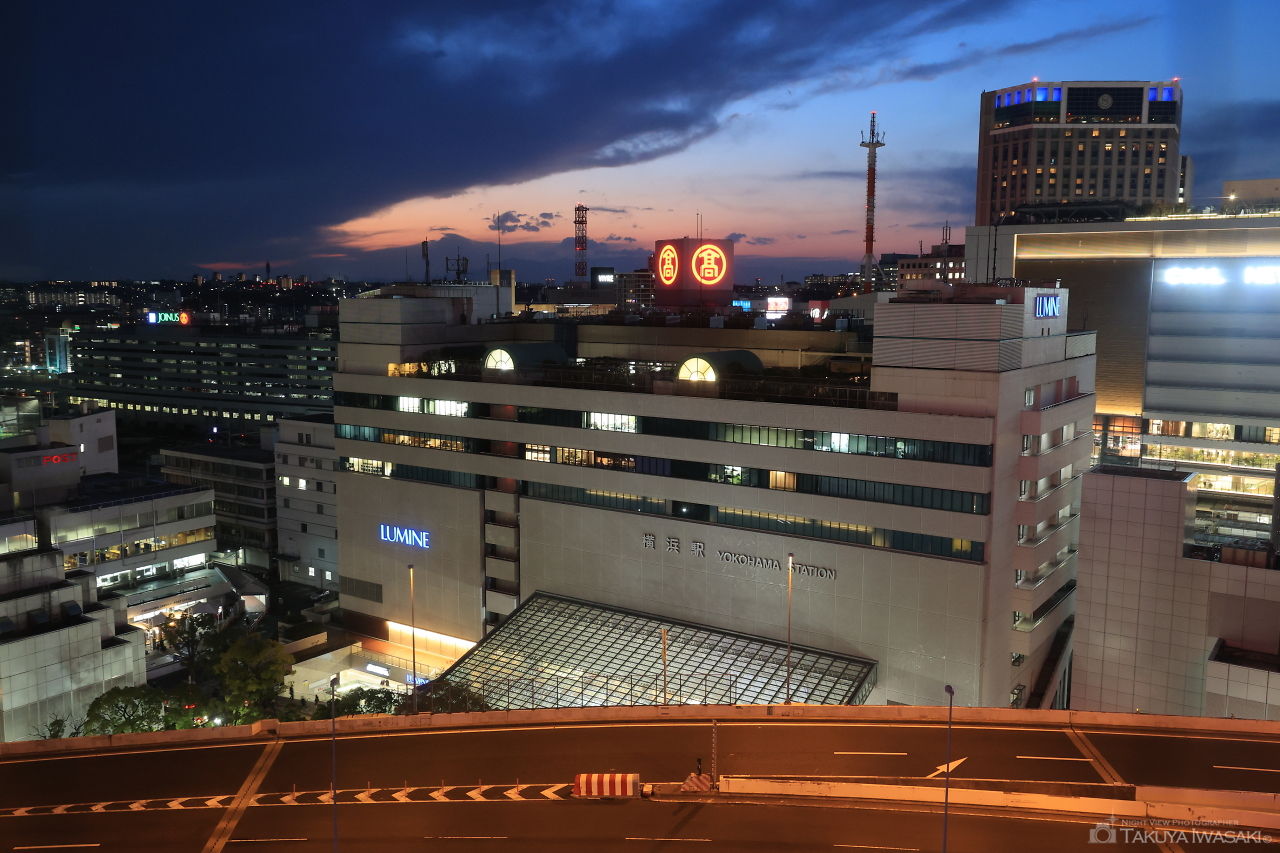 そごう横浜店　太陽の広場の夜景スポット写真（1）