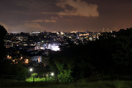 西寺尾・神之木台の住宅街方面の夜景