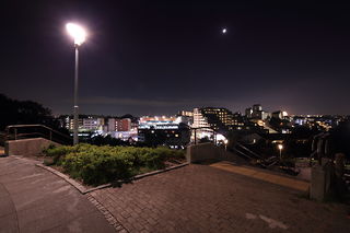 横浜国際プール南緑地の夜景スポット写真（3）class=