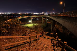 桃花橋ループの夜景スポット写真（4）class=