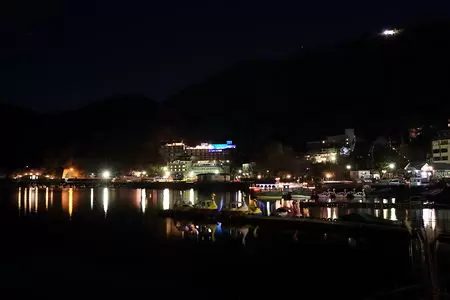県営河口湖 無料駐車場の夜景