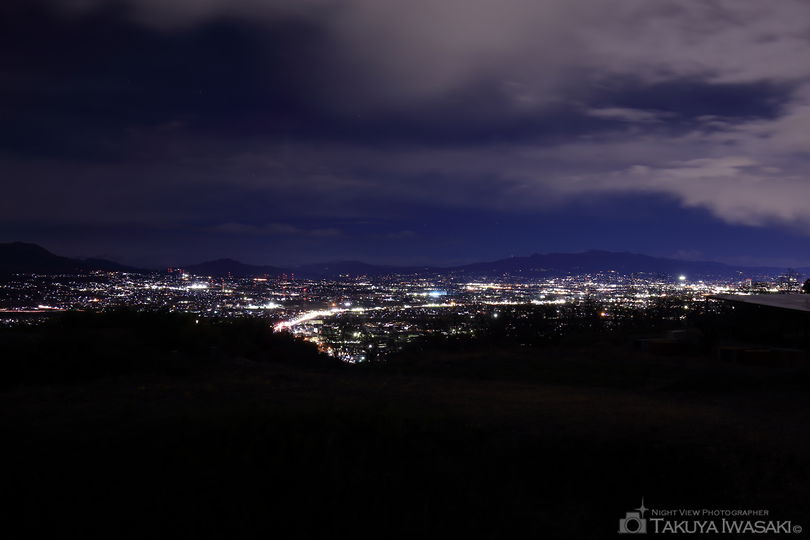 観音山聖地霊園入口の夜景スポット写真（1）