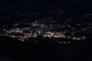 上ノ山公園　ときめきデッキ（伊香保ロープウェイ）の夜景
