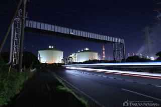 鹿島石油 東門前付近の夜景スポット写真（4）class=