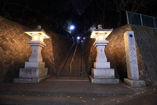 八幡神社の夜景スポット写真（2）class=