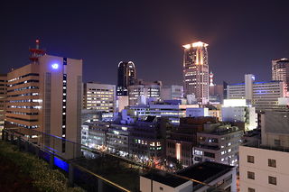 グランフロント大阪 北館7階デッキの夜景スポット写真（2）class=