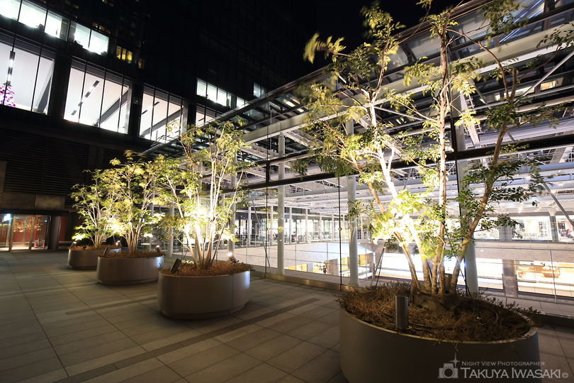 グランフロント大阪 北館7階デッキの夜景スポット写真（4）