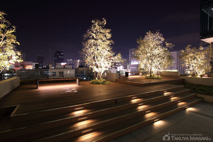 グランフロント大阪 北館7階デッキの夜景スポット写真（5）