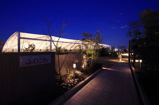 屋上庭園ふくにわの夜景スポット写真（5）class=