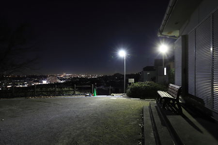 見晴らし台地区センターの夜景スポット写真（5）class=