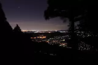 定光寺 森林交流館の夜景
