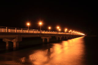 ライトアップされた竹島橋