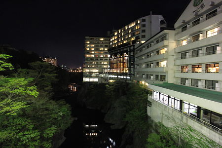 鬼怒川温泉 くろがね橋の夜景スポット写真（1）class=