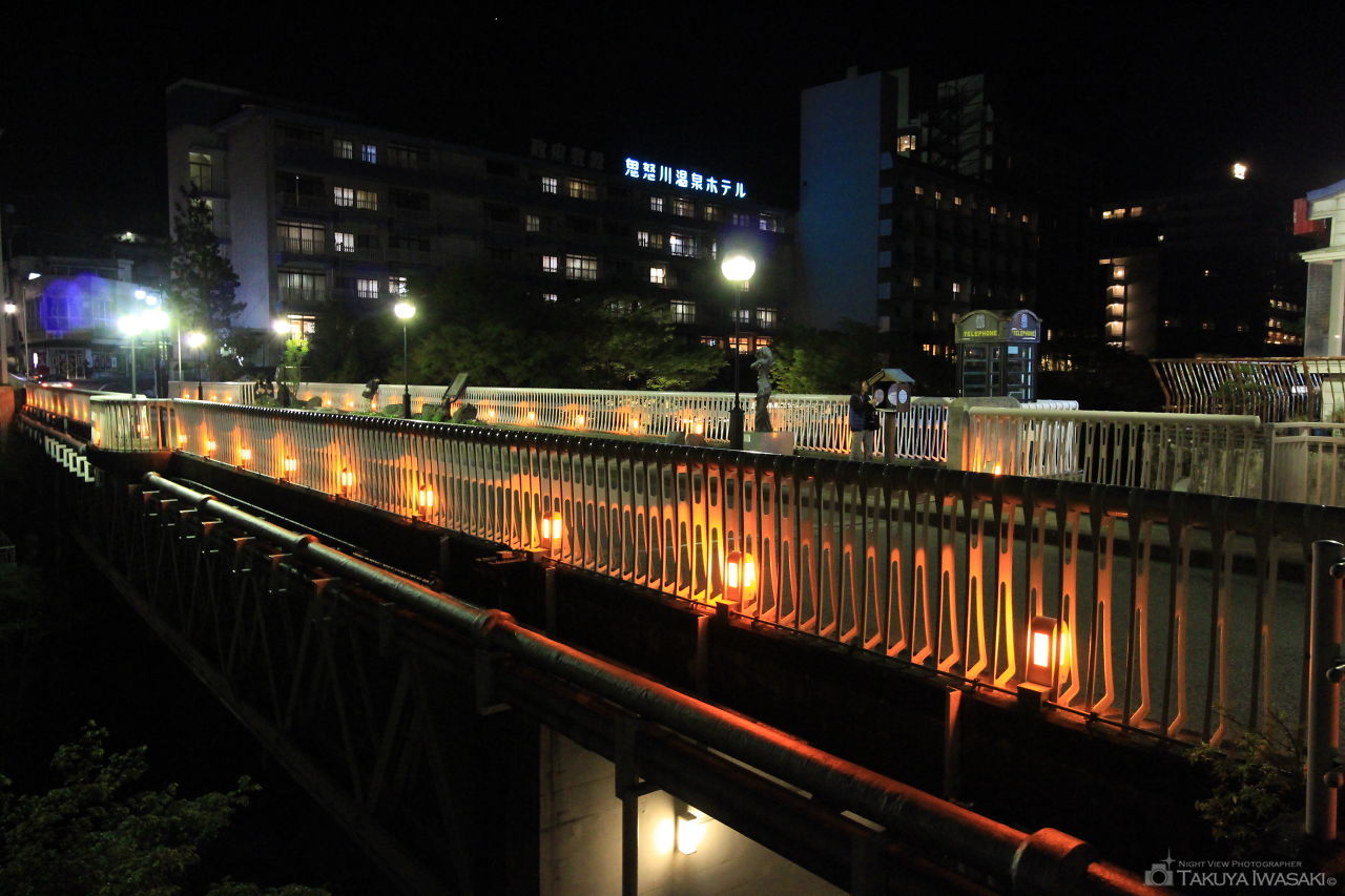 鬼怒川温泉 くろがね橋の夜景スポット写真（4）