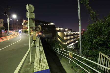 中丸 バス停前の夜景スポット写真（3）class=