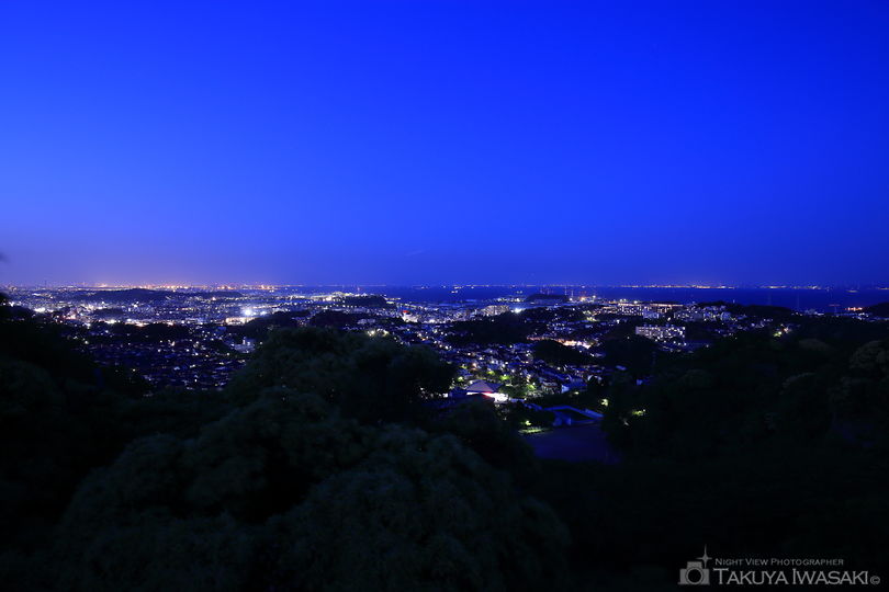 鷹取山公園 展望台の夜景スポット写真（1）