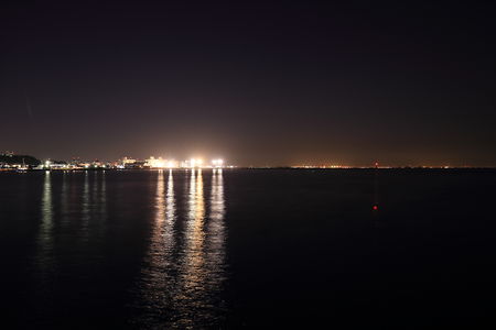 横須賀米海軍基地方面の夜景