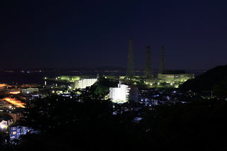 東京電力横須賀火力発電所を望む
