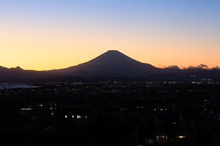 片瀬山富士見坂の夜景スポット写真（1）class=