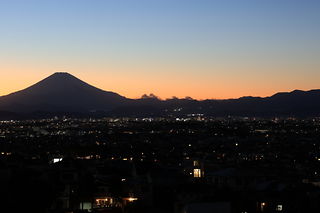 片瀬山富士見坂の夜景スポット写真（2）class=