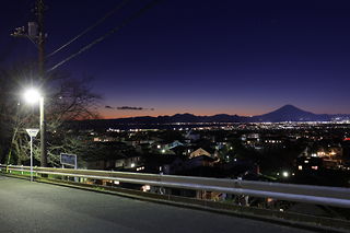 片瀬山富士見坂の夜景スポット写真（6）class=