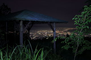 野田山健康緑地公園 金丸山広場の夜景スポット写真（3）class=