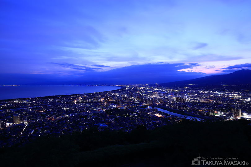 香貫山の夜景スポット写真（1）