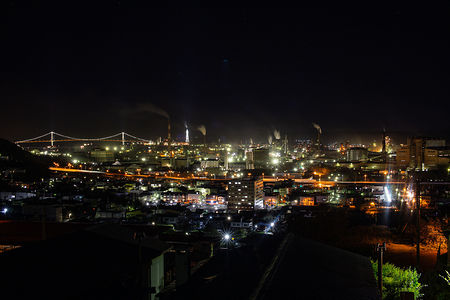 白鳥大橋と新日鐵住金方面の夜景