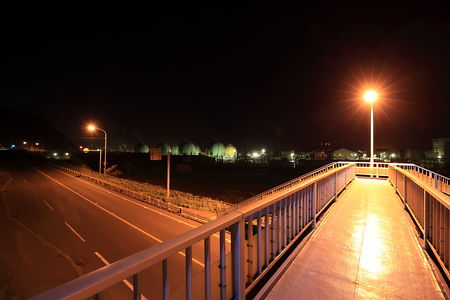 幌萌町・歩道橋の夜景スポット写真（3）class=