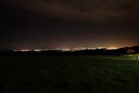 室蘭市だんパラ高原スキー場の夜景