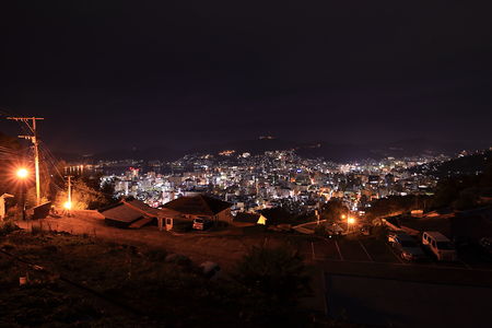 ヘイフリ坂山頂付近の夜景スポット写真（1）class=