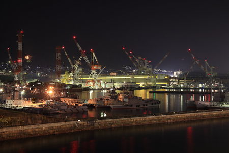 造船所を中心とした夜景
