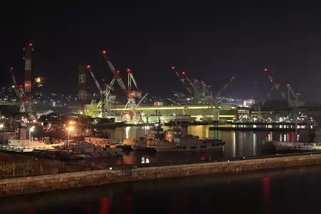 呉中央桟橋ターミナルの夜景