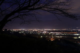 笛吹川と南アルプス市方面の夜景